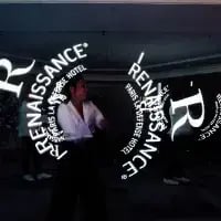 hotel-renaissance-paris-la-defense-logo